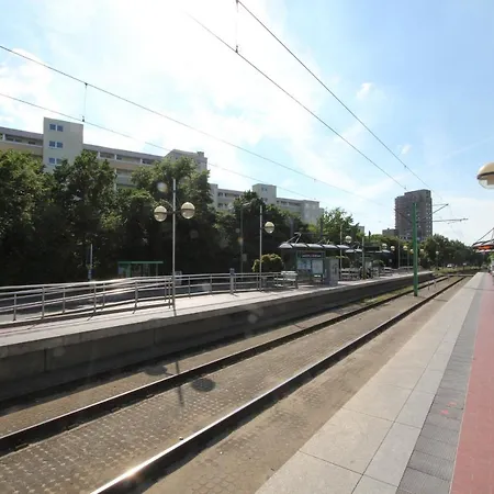 Private Laatzen Homestay *